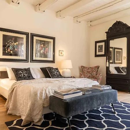 Casavostra - Ambience Frühstückspension 4*